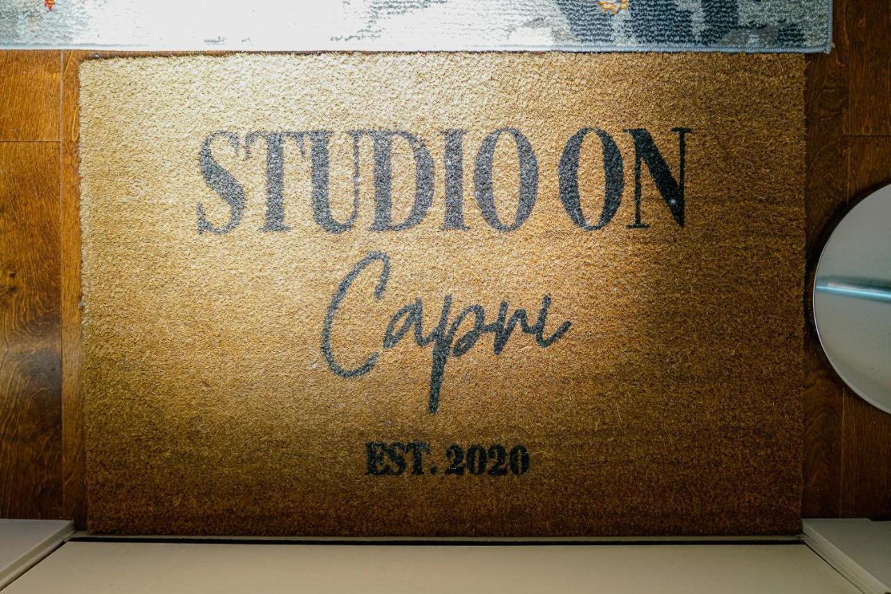 Studio On Capri Calgary Exterior photo